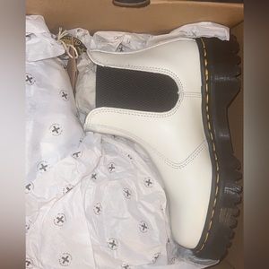 Dex smooth white chelsea boots